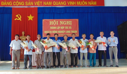 Thành lập HTX dịch vụ nông nghiệp Long Thuận 